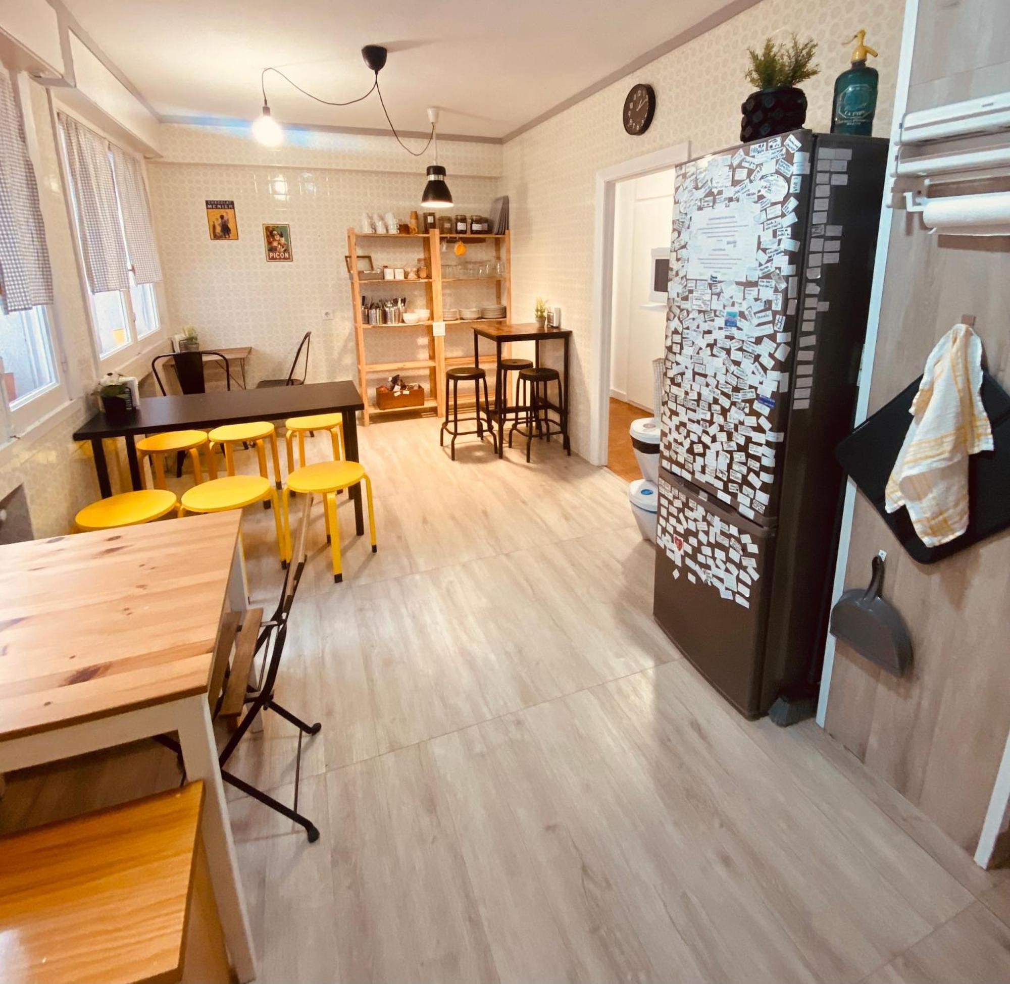 Boogalow Hostel Gijon Exterior photo