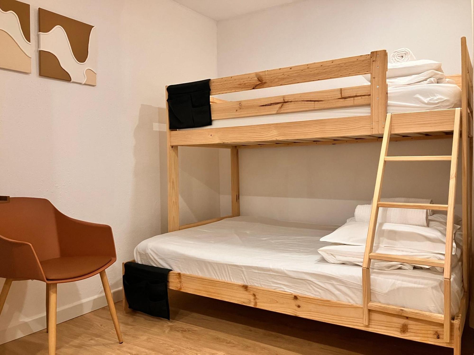 Boogalow Hostel Gijon Exterior photo